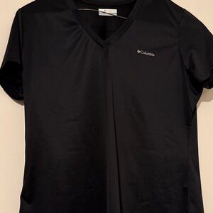 Columbia Women's Black Short Sleeve V-Neck Tee